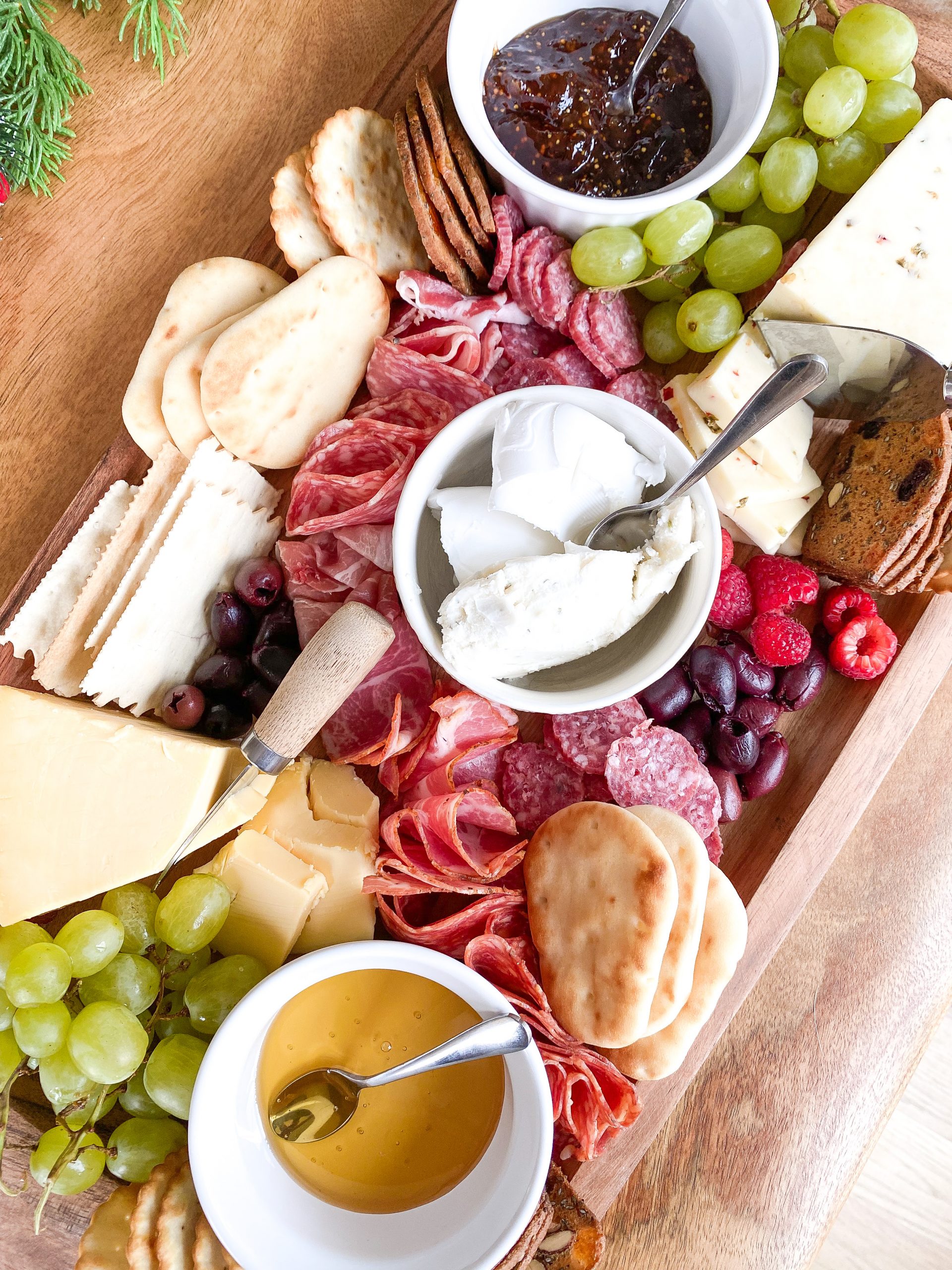 5 Easy Steps to Building a Charcuterie Board